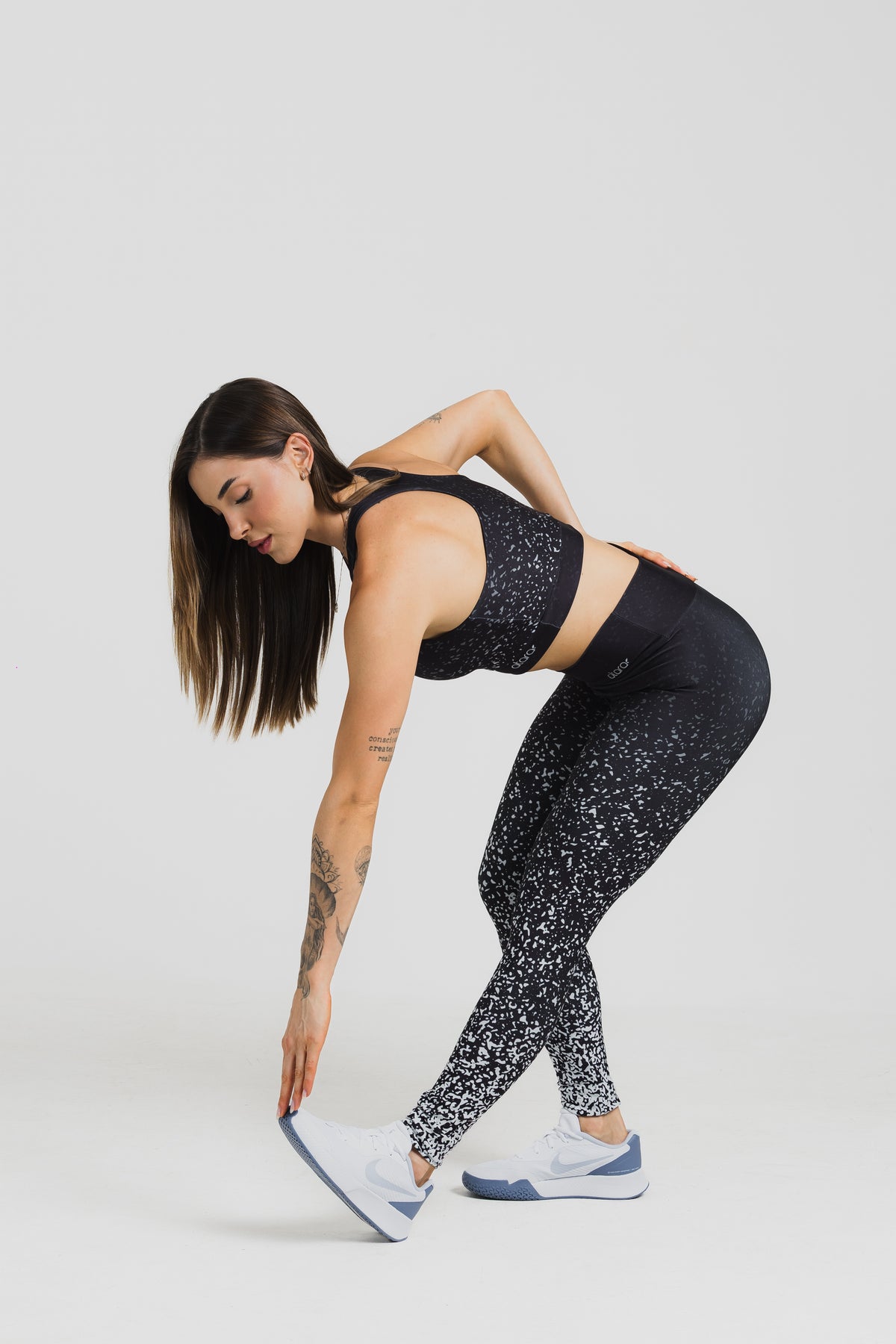 Top Nadador Glow Black - atarafitness