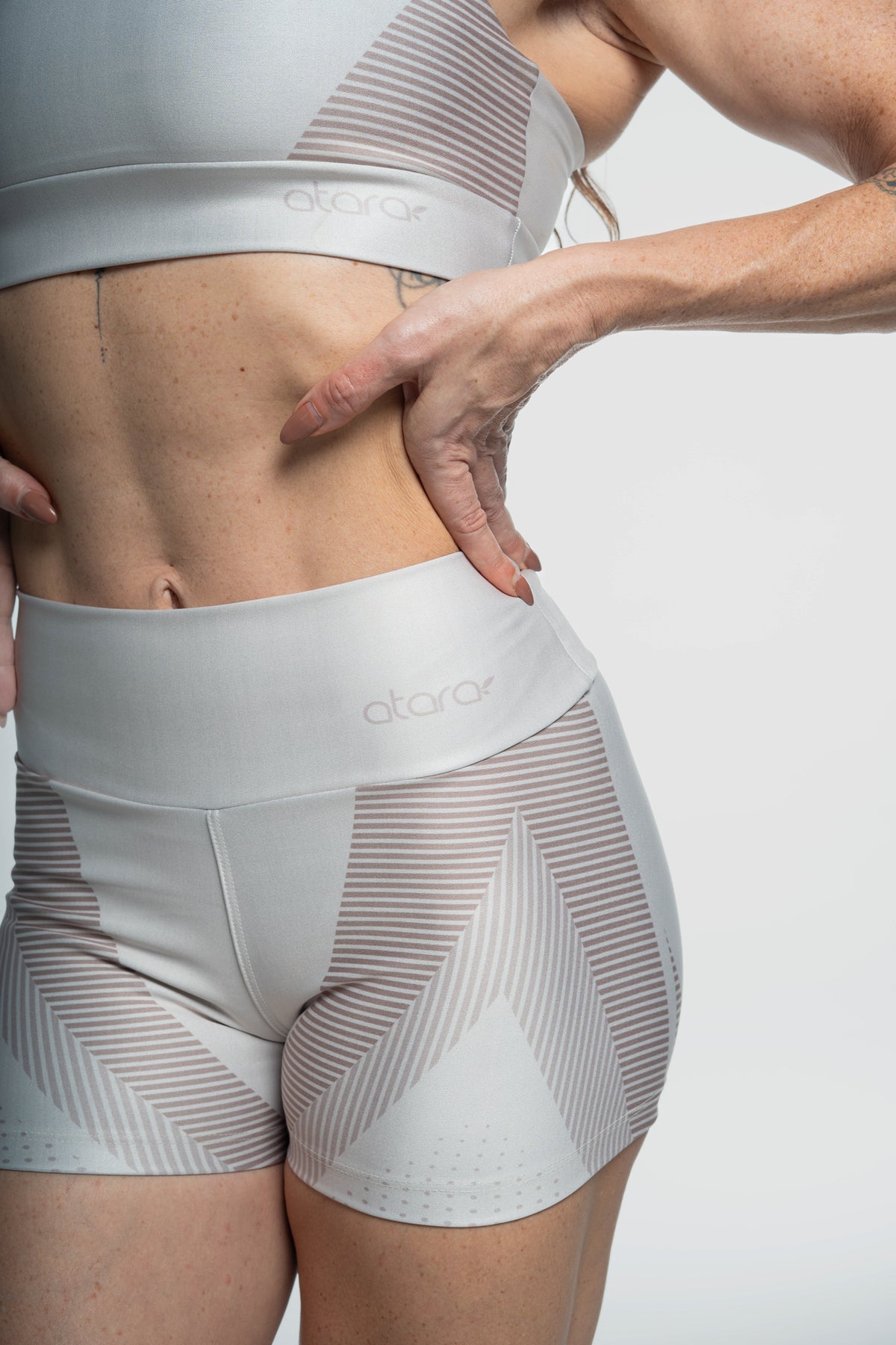 Shorts Tower Dourada - atarafitness