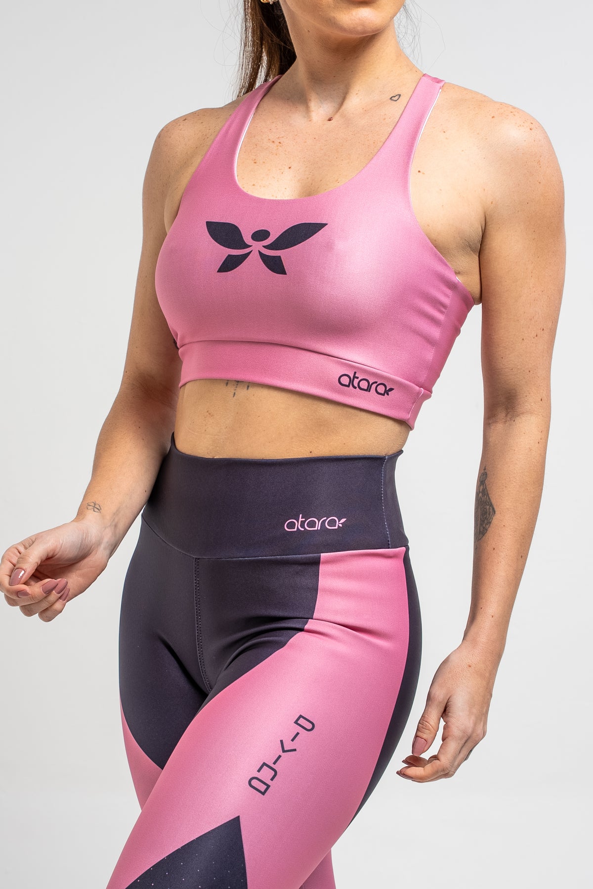 Top Estampa Localizada Preta Poá Rosa - atarafitness
